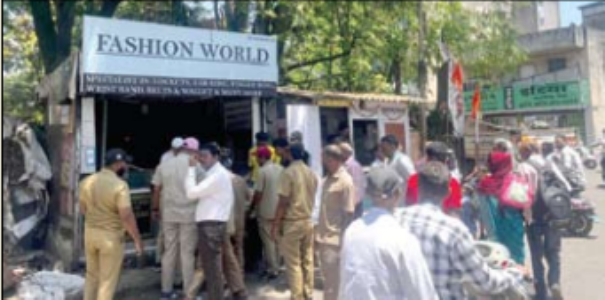 पुणे कैन्टाेंमेंट प्रशासन ने सुरक्षा के चलते बाबाजान दरगाह से जाेड़ने वाला काॅरिडाेर हटाया